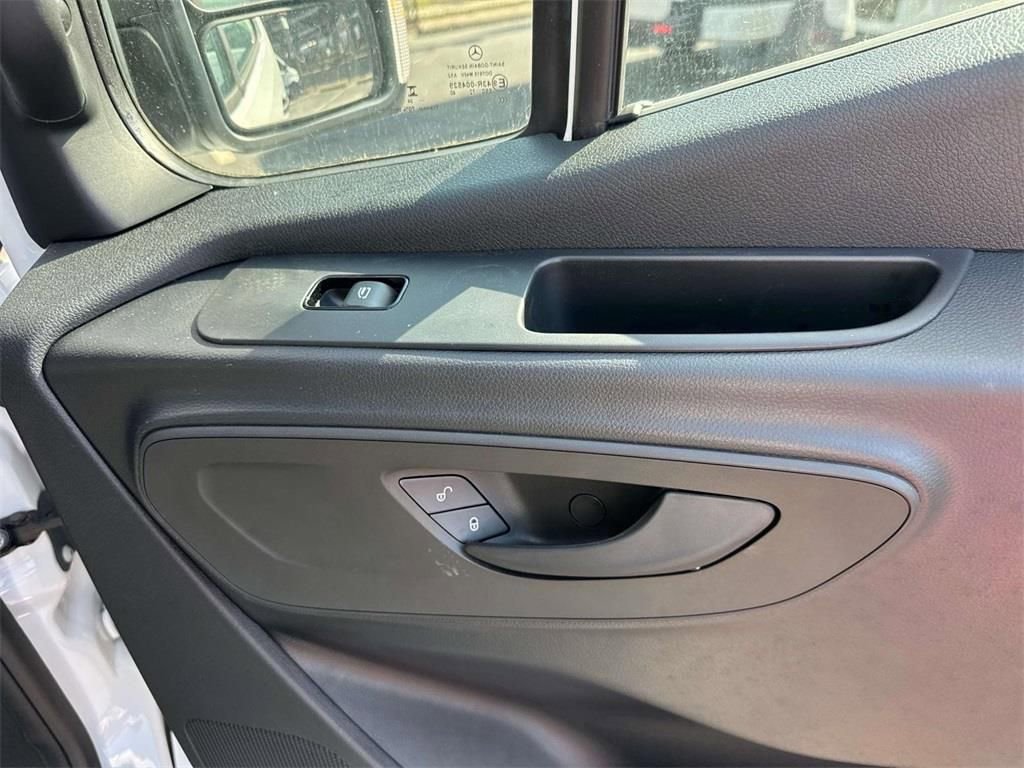 Used 2025 Mercedes-Benz Sprinter 2500 image 16