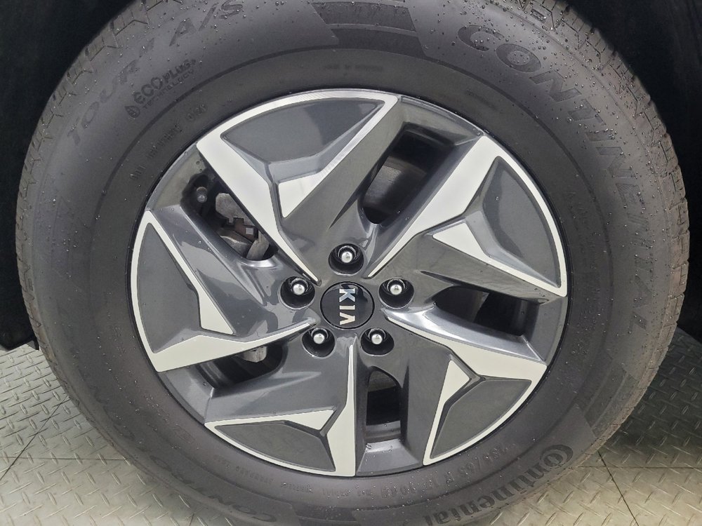 Used 2021 Kia Sorento S image 31