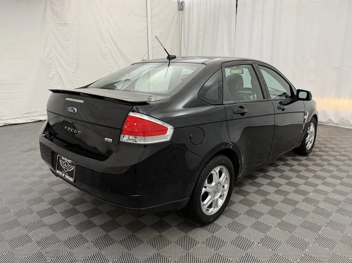Used 2008 Ford Focus Sedan FWD image 4