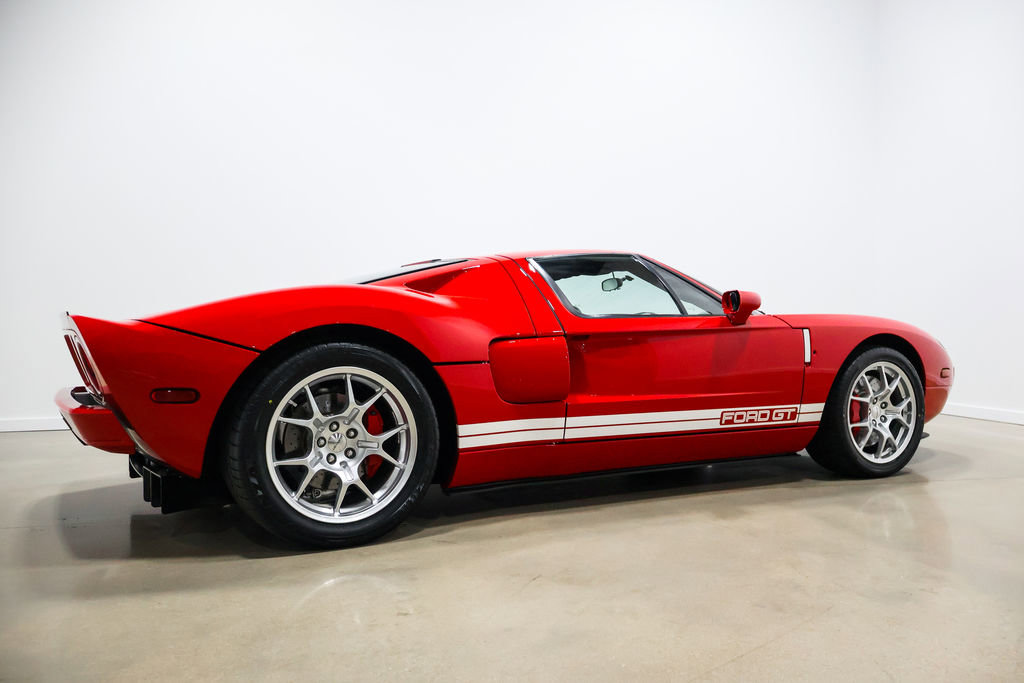 Used 2006 Ford GT RWD image 64