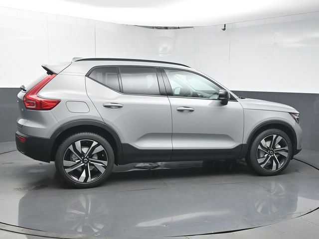 New 2026 Volvo XC40 B5 Ultra w/ Protection Package Premier image 8