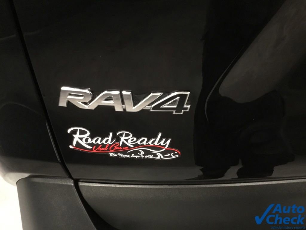 Used 2022 Toyota RAV4 LE AWD/4WD image 14