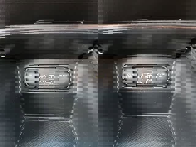 Used 2017 Kia Sorento SX image 28