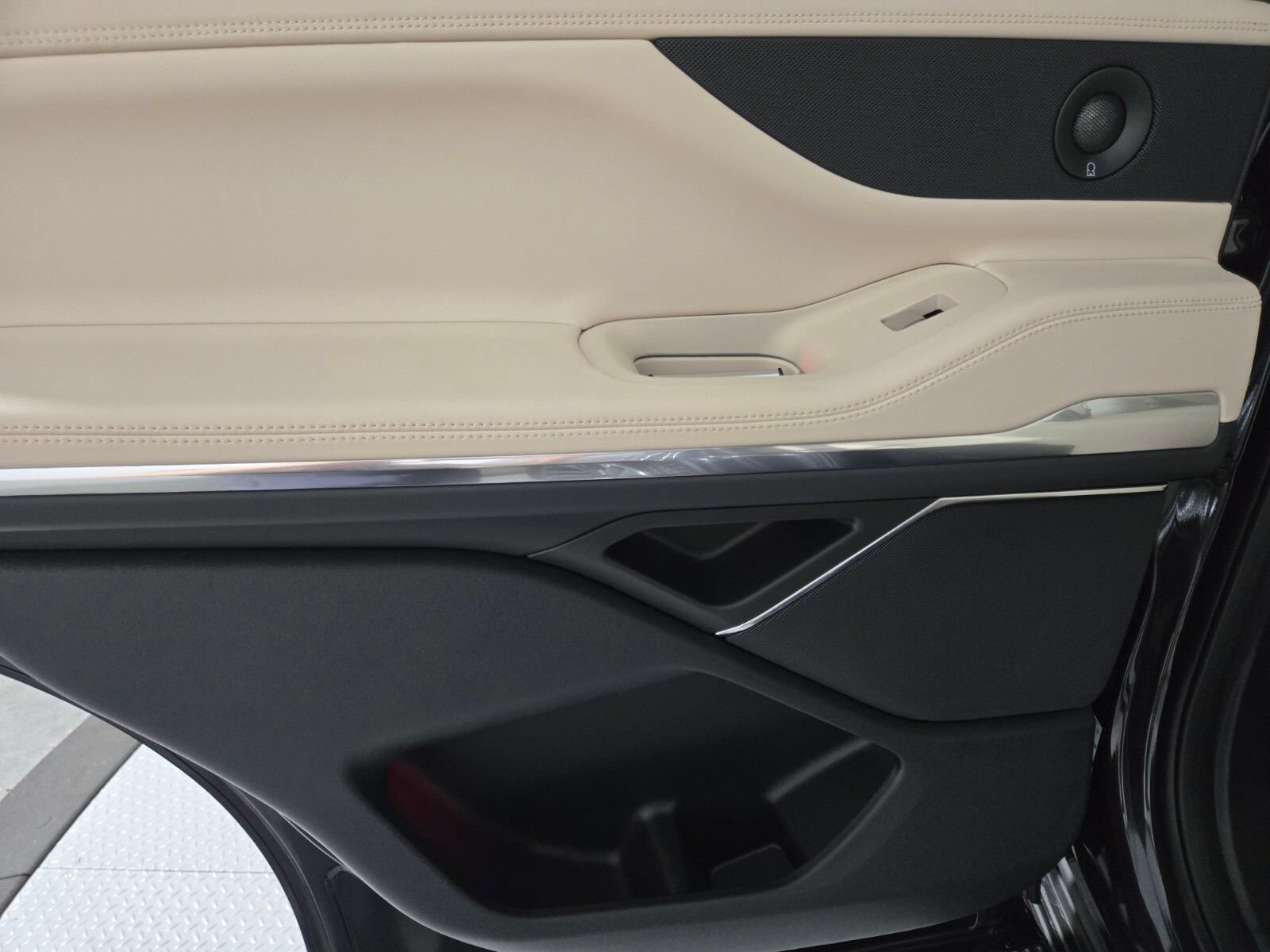 New 2027 Lincoln Navigator Premiere AWD/4WD image 23
