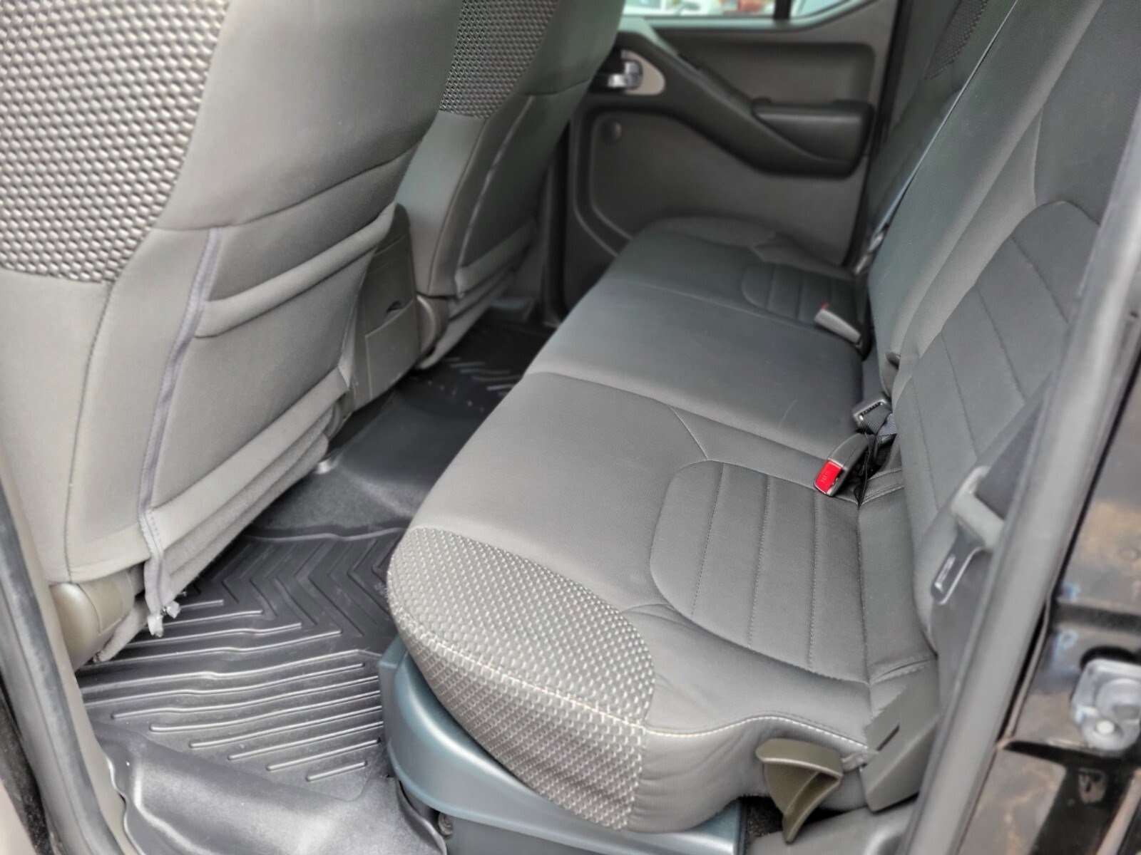 Used 2018 Nissan Frontier PRO-4X image 17