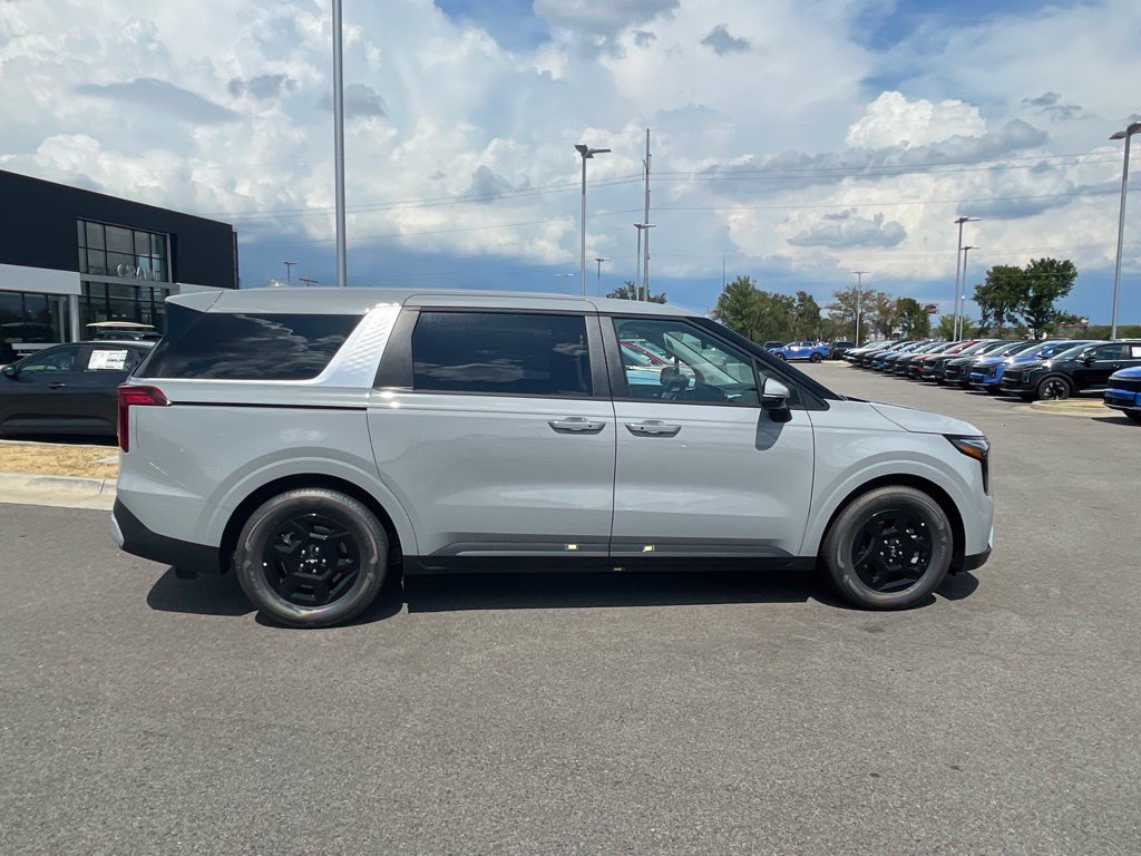New 2027 Kia Carnival FWD image 8