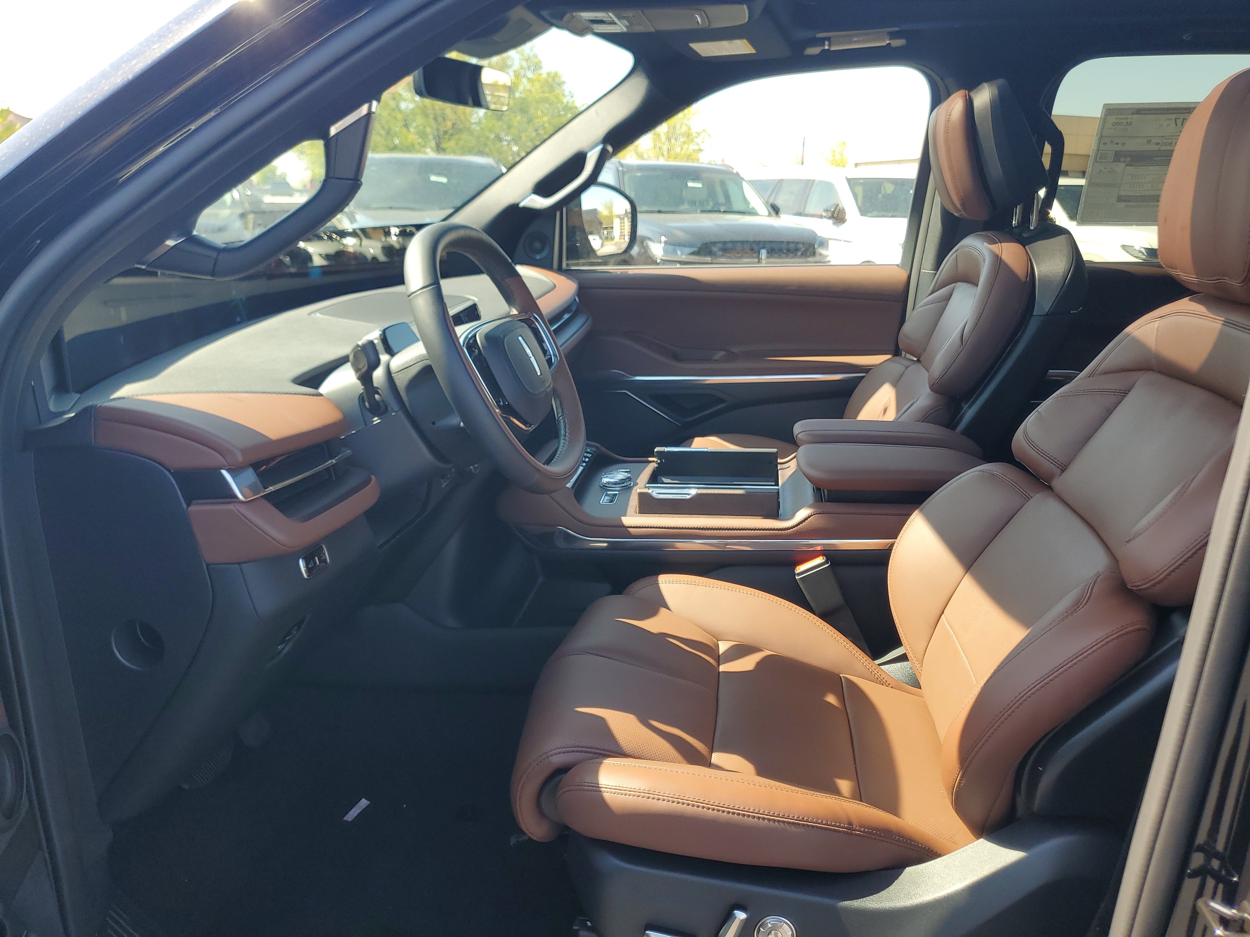 New 2026 Lincoln Navigator Reserve AWD/4WD image 12