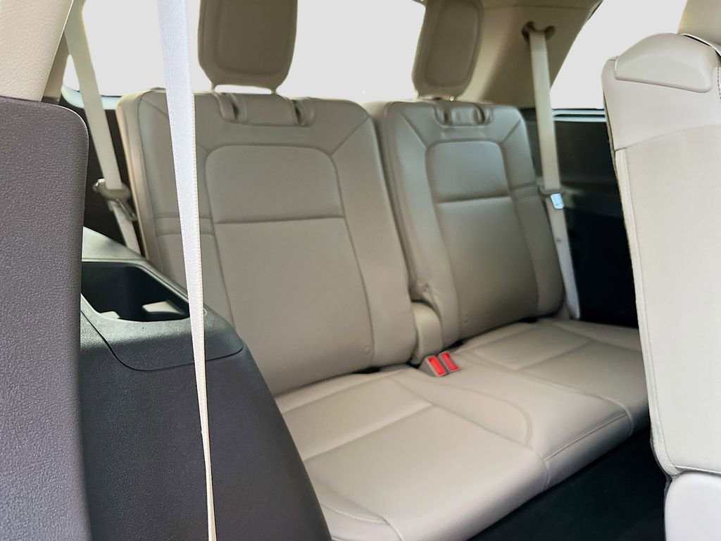 Used 2023 Lincoln Aviator AWD w/ Elements Package image 27
