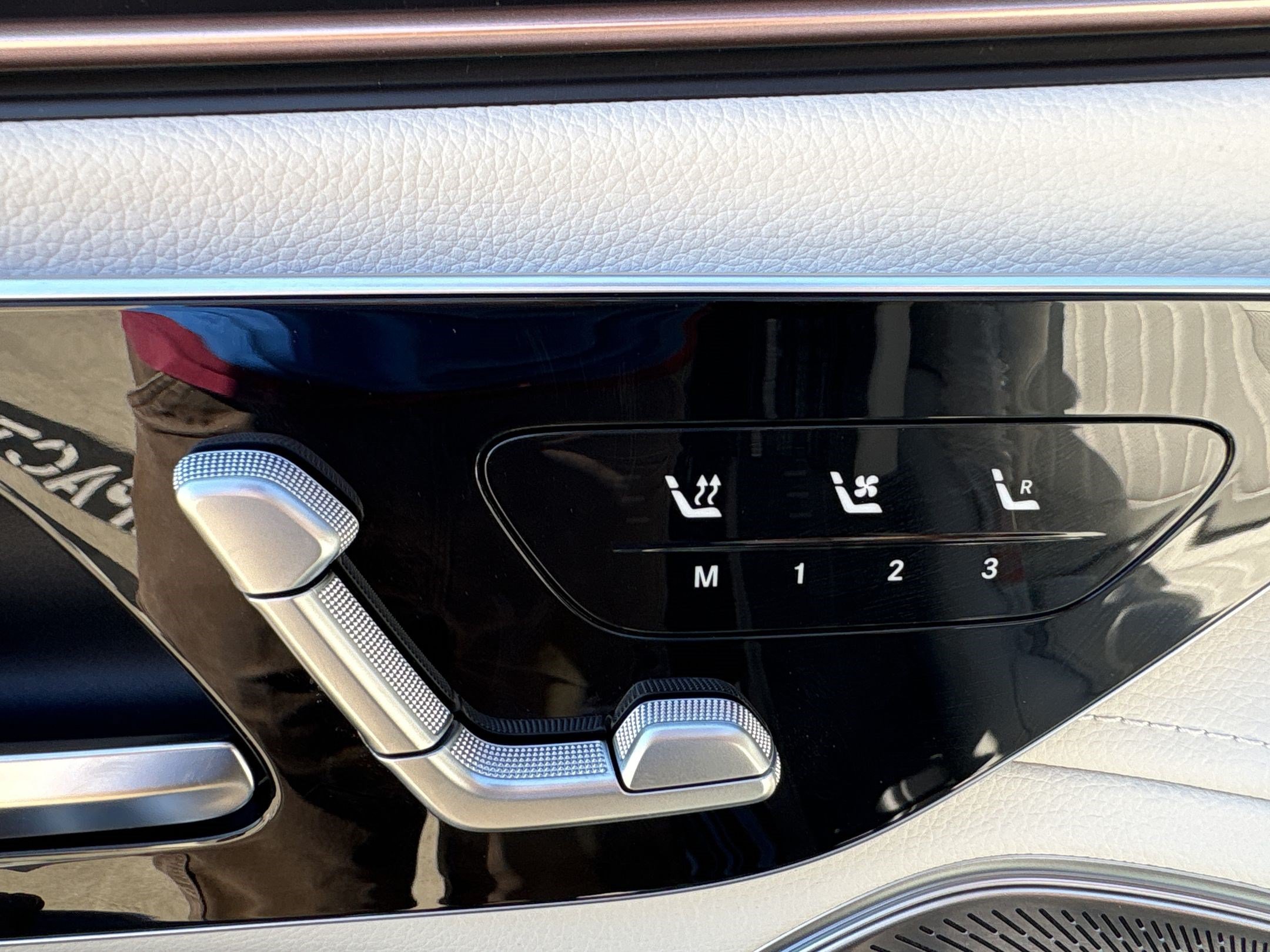 New 2026 Mercedes-Benz EQS 400 4MATIC SUV image 26