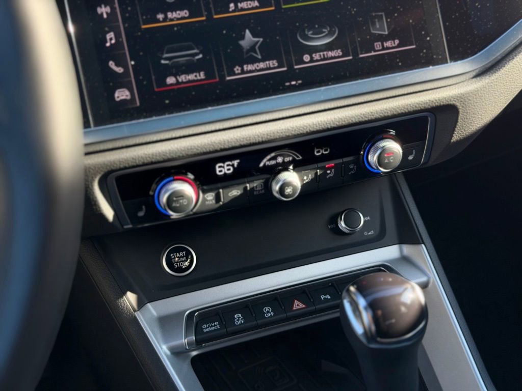 Used 2025 Audi Q3 2.0T Premium w/ Convenience Package image 19