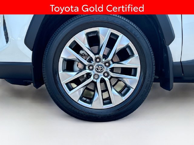 Certified 2021 Toyota RAV4 XLE Premium AWD/4WD image 33