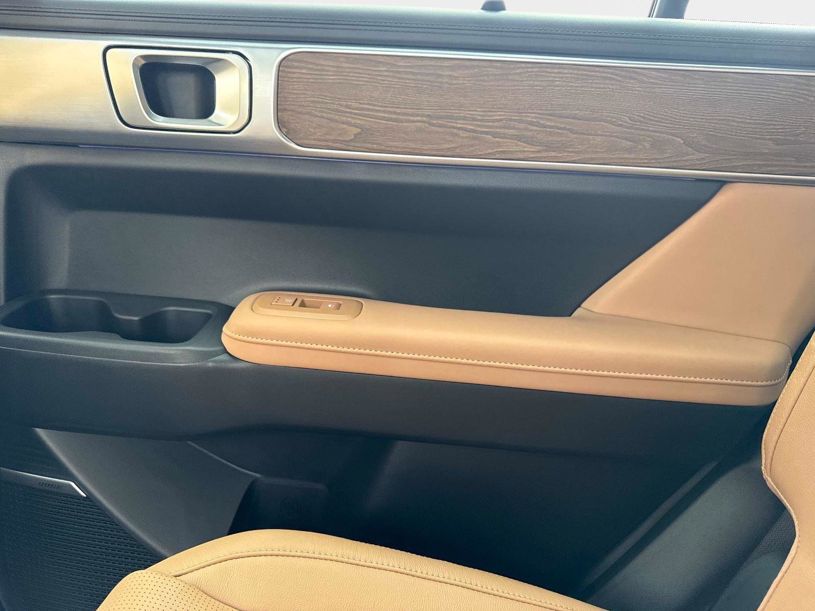 Certified 2025 Hyundai Santa Fe Limited image 15