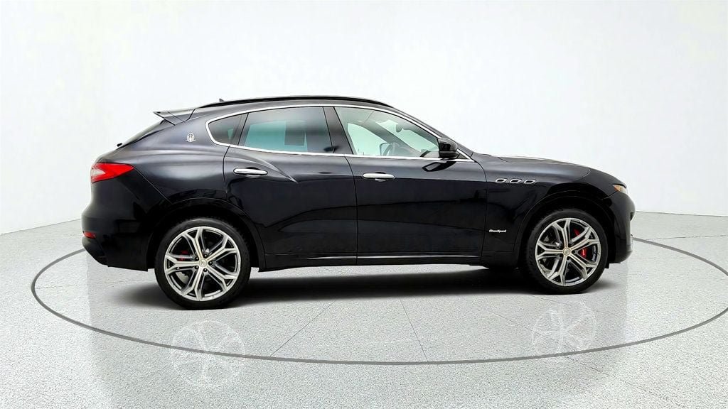Used 2019 Maserati Levante S GranSport AWD/4WD image 4