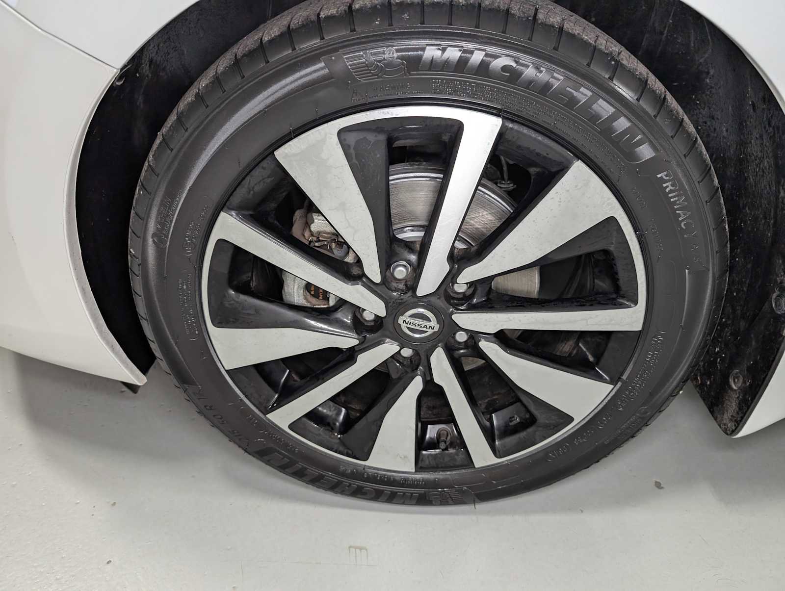 Used 2022 Nissan Sentra SV w/ SV Premium Package image 3