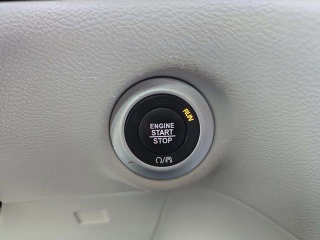 Used 2022 Chrysler Pacifica Touring-L FWD image 30