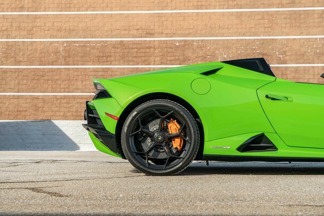 Used 2022 Lamborghini Huracan EVO image 33
