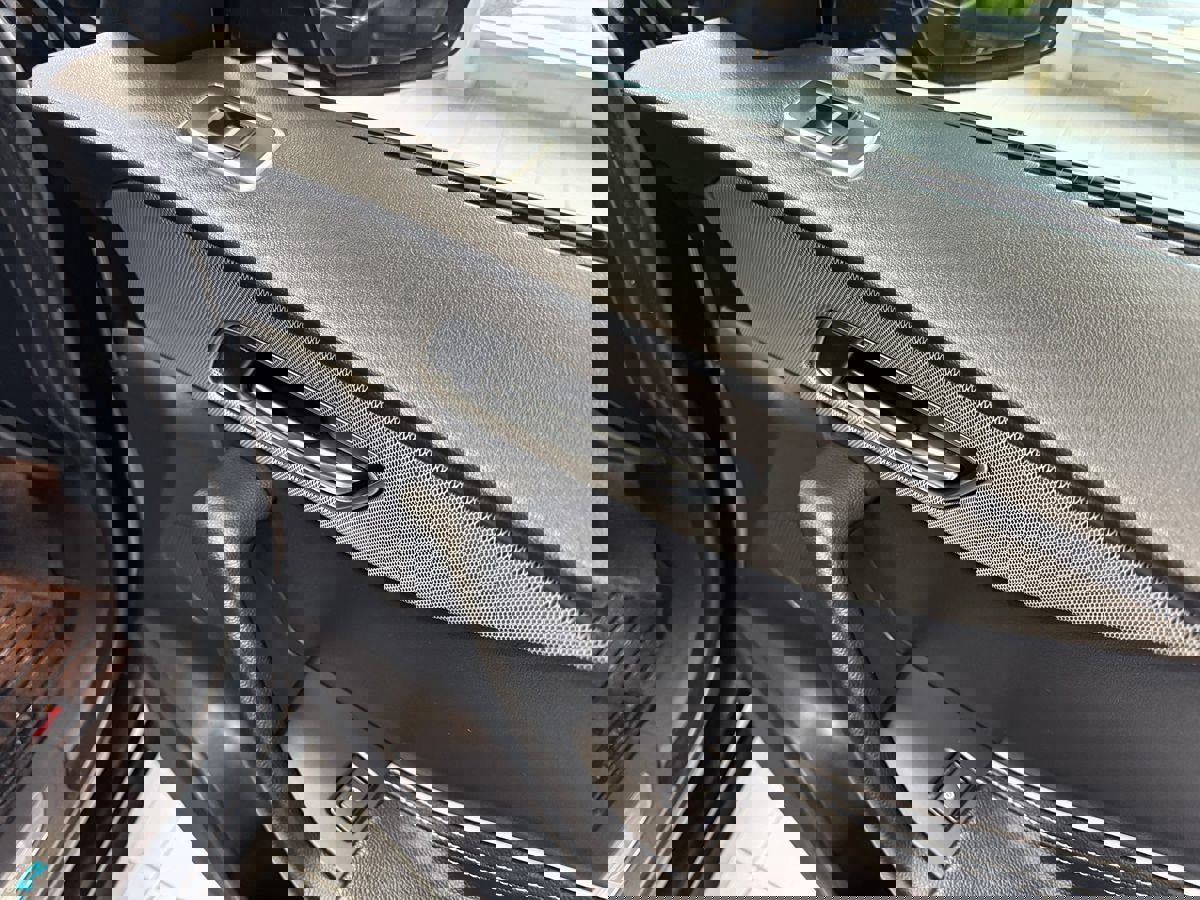 Used 2019 Jaguar F-PACE S image 15