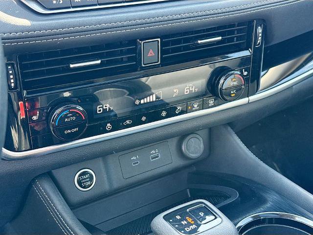 Used 2023 Nissan Rogue SL AWD/4WD image 13