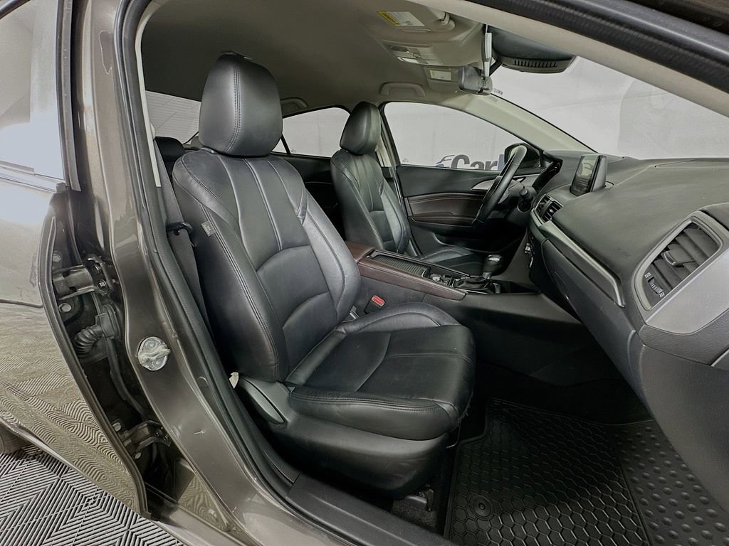 Used 2017 MAZDA MAZDA3 Touring FWD image 33