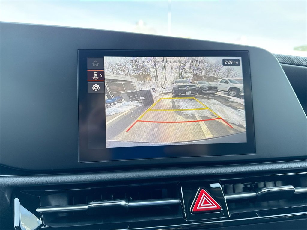 Used 2025 Kia Niro LX image 22