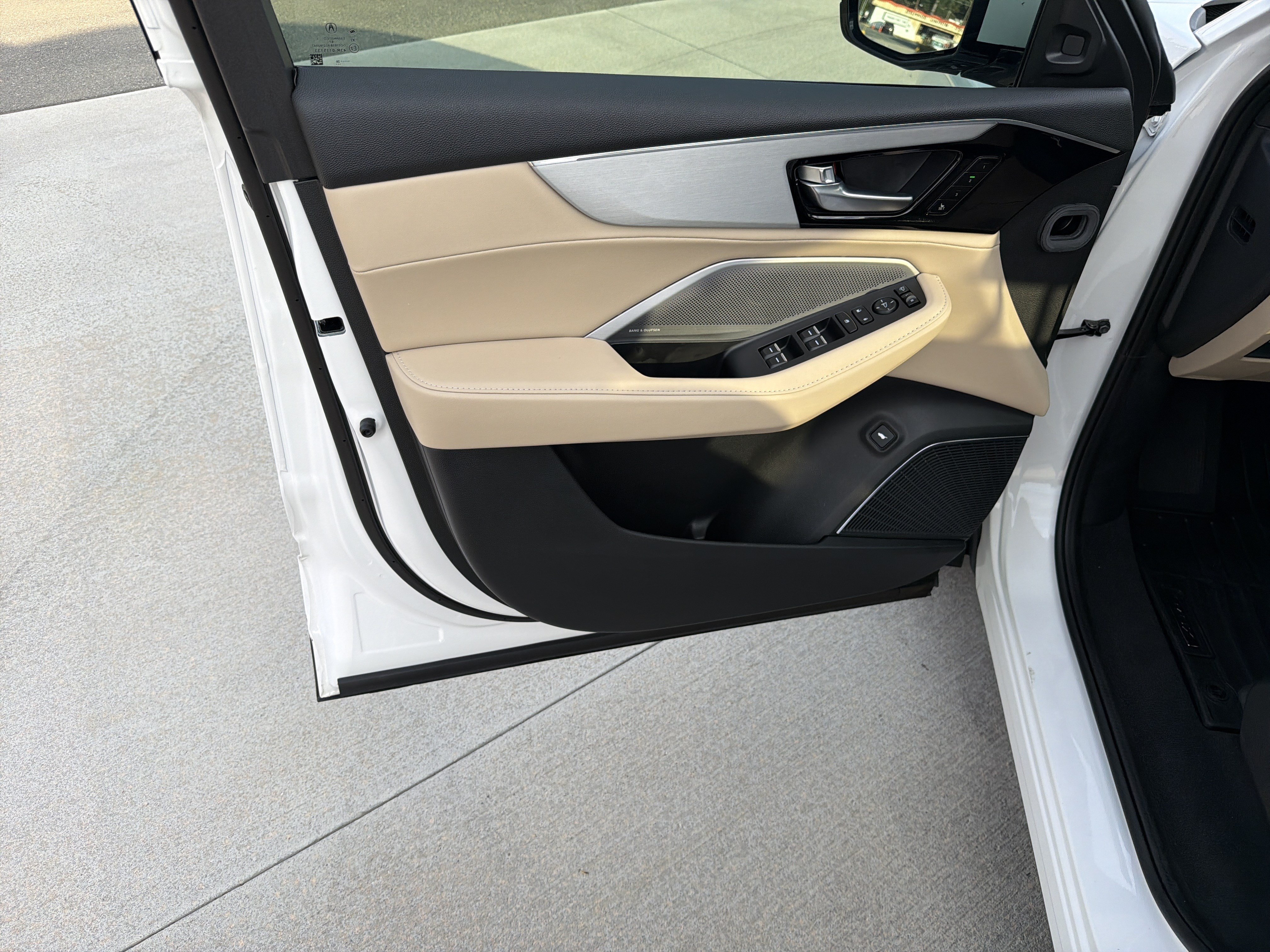 Certified 2026 Acura MDX w/ Technology Package FWD image 14