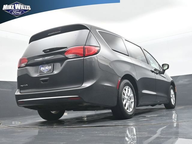 Used 2020 Chrysler Pacifica Touring w/ Advanced Safetytec Group FWD image 23