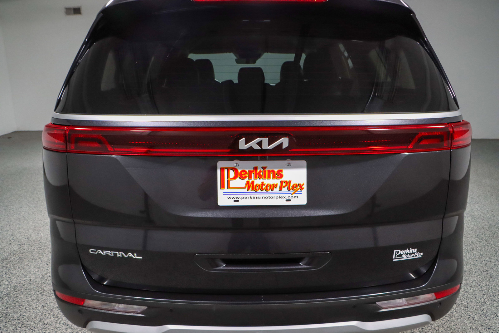 Used 2024 Kia Carnival LX image 8