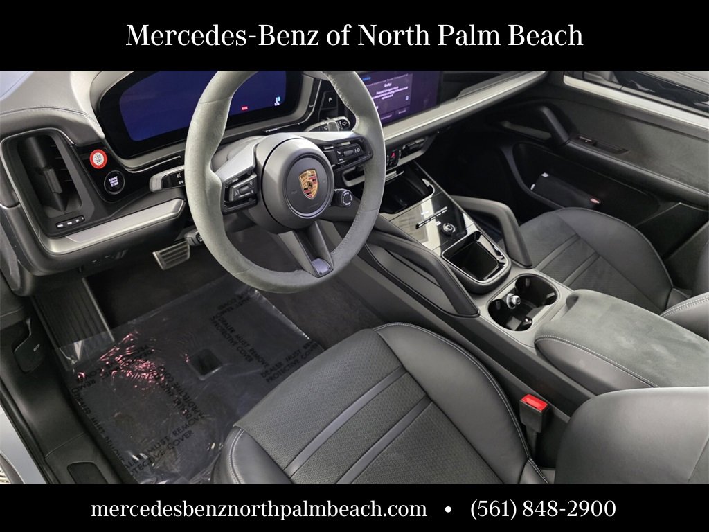 Used 2025 Porsche Cayenne GTS image 10