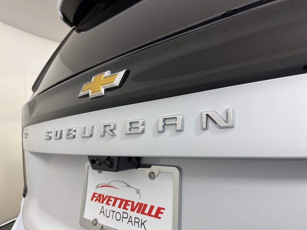 New 2026 Chevrolet Suburban High Country image 3