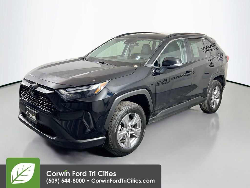 Used 2023 Toyota RAV4 XLE image 5