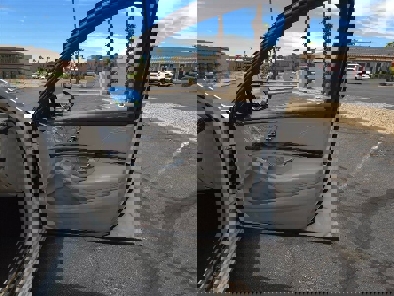 Used 2017 Mercedes-Benz S 550 Sedan image 16