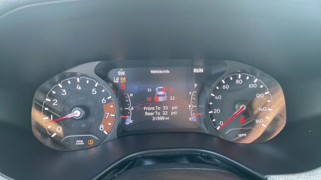 Used 2024 Jeep Compass Latitude image 28