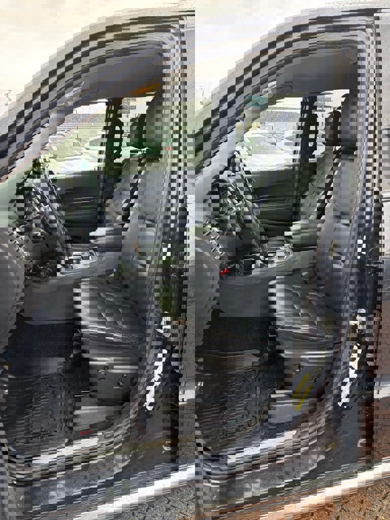 Used 2016 Dodge Durango Limited w/ Nav & Power Liftgate Group image 14