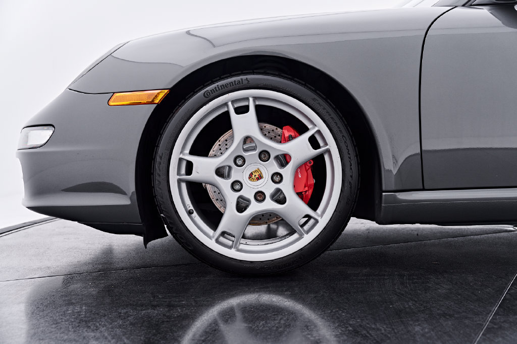 Used 2005 Porsche 911 Carrera S RWD image 4