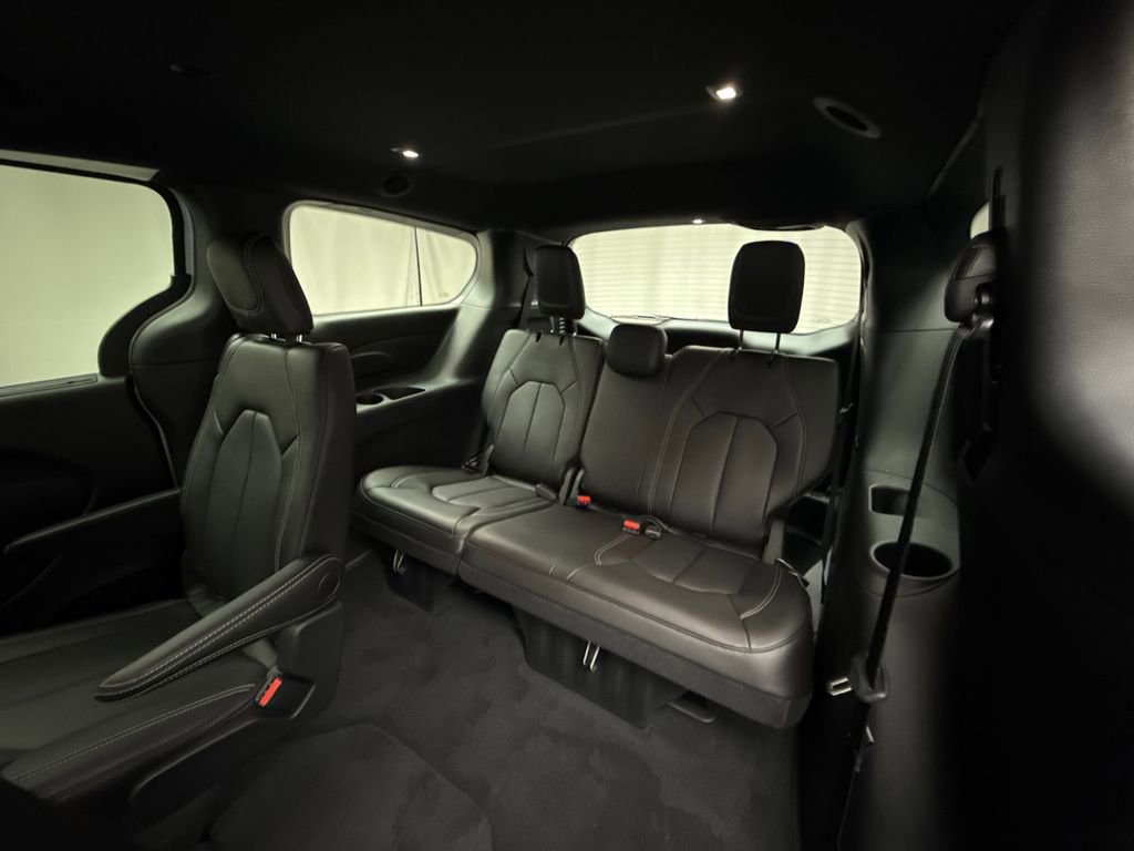 New 2026 Chrysler Pacifica Select image 15