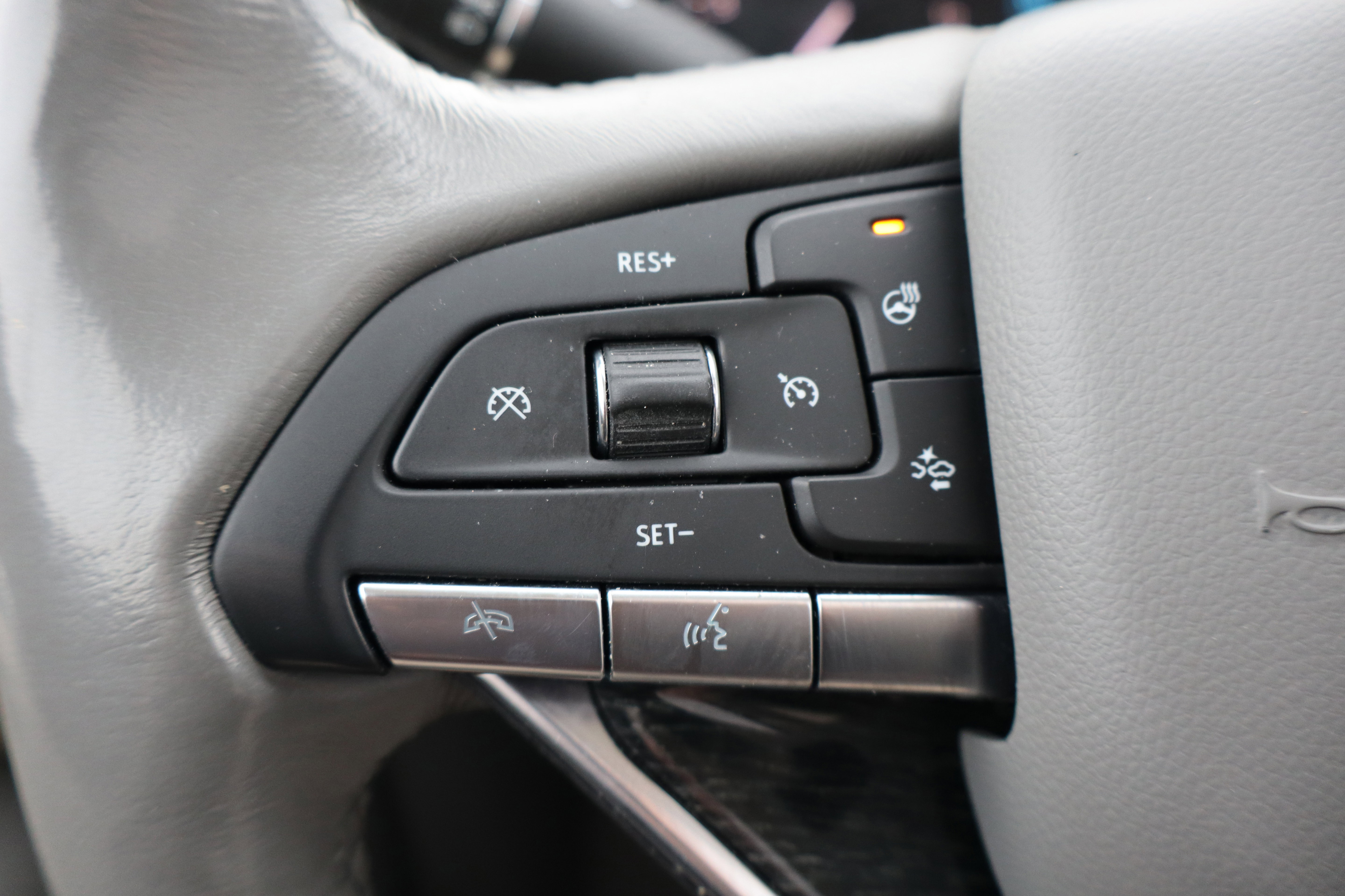 Used 2022 Cadillac XT6 Premium Luxury image 17