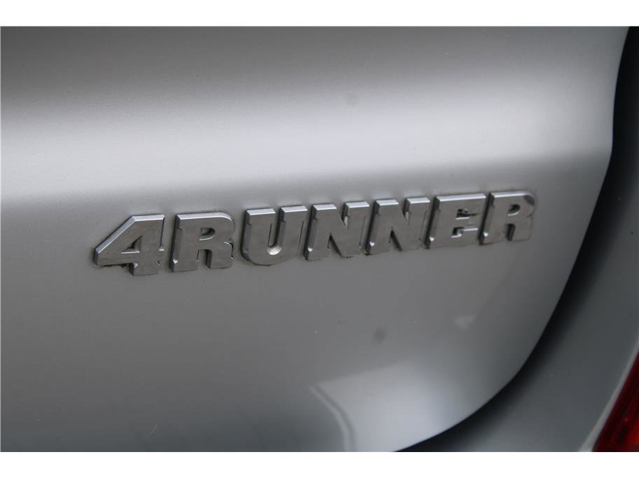 Used 2005 Toyota 4Runner Sport AWD/4WD image 32