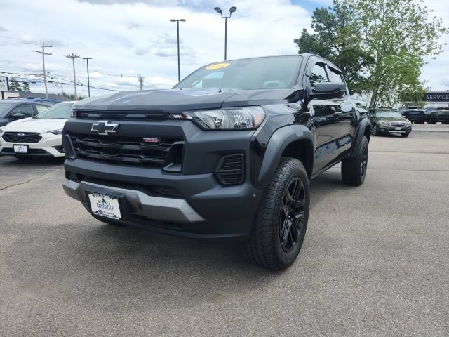 Used 2024 Chevrolet Colorado Trail Boss w/ Advanced Trailering Package AWD/4WD image 4