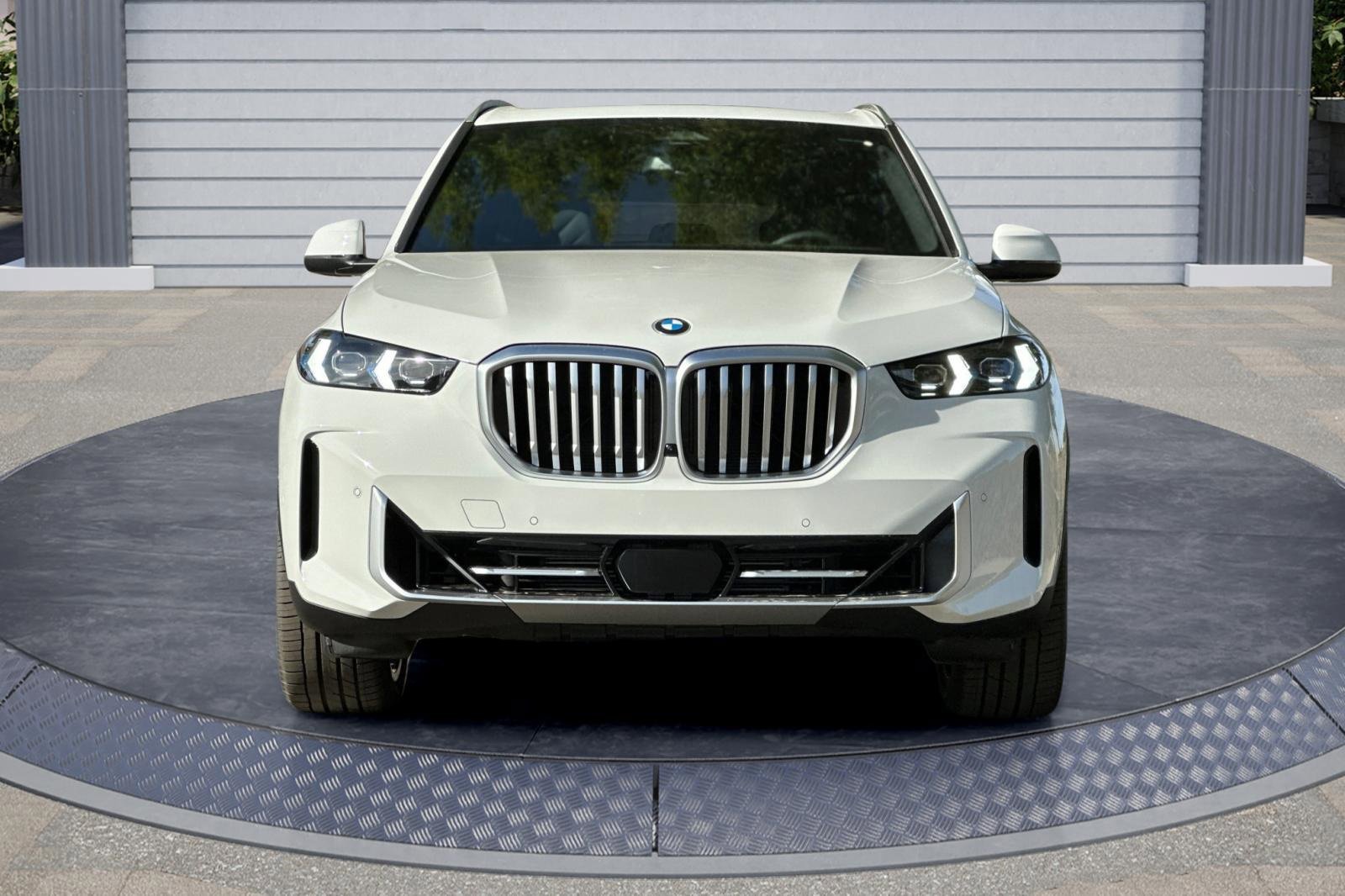 New 2026 BMW X5 sDrive40i w/ Climate Comfort Package image 2