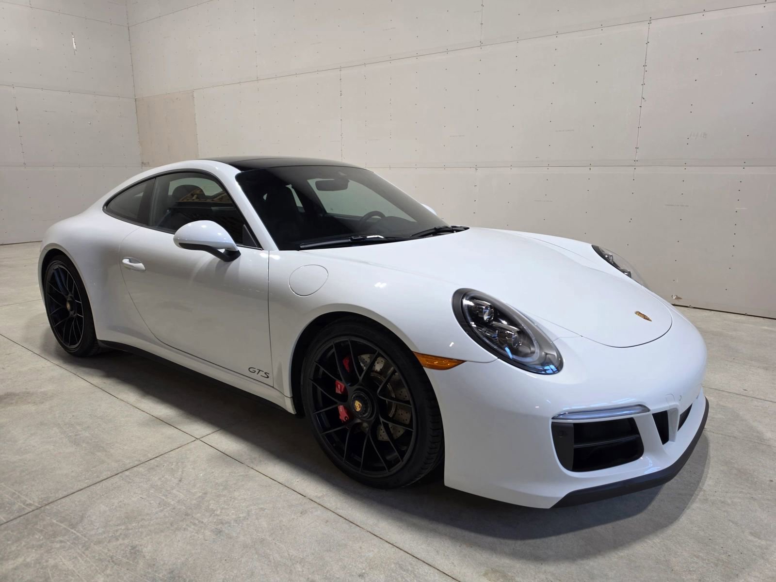 Used 2019 Porsche 911 Carrera 4 GTS image 32