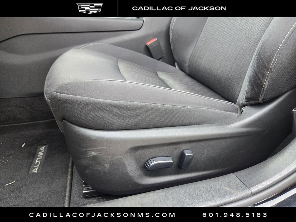 Used 2025 Nissan Altima 2.5 SV image 8