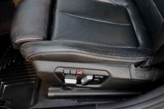 Used 2018 BMW 330i xDrive Sedan w/ Convenience Package image 28