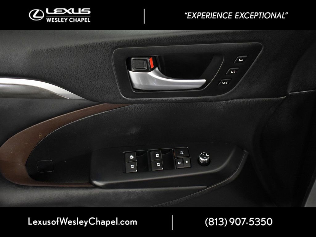 Used 2017 Toyota Highlander Limited image 37