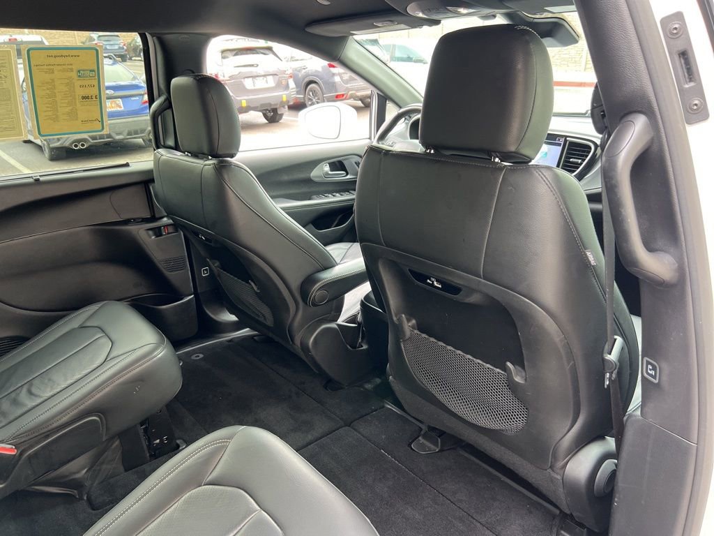 Certified 2021 Chrysler Pacifica Touring-L w/ S Appearance Package image 25