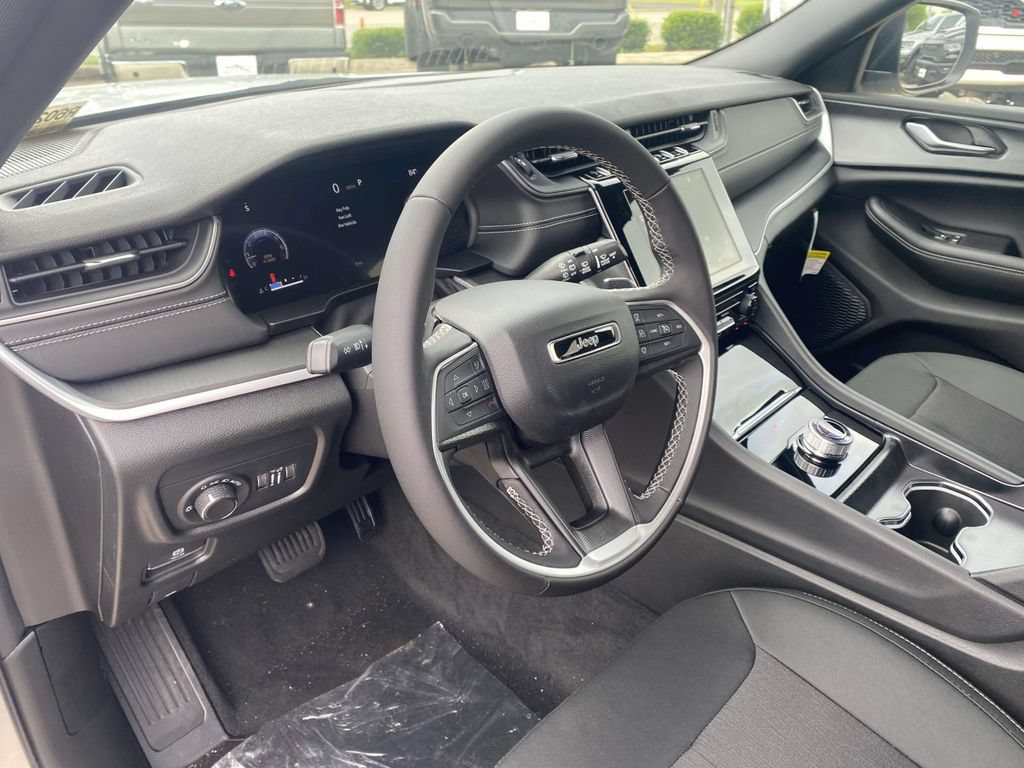 New 2026 Jeep Grand Cherokee Laredo RWD image 17