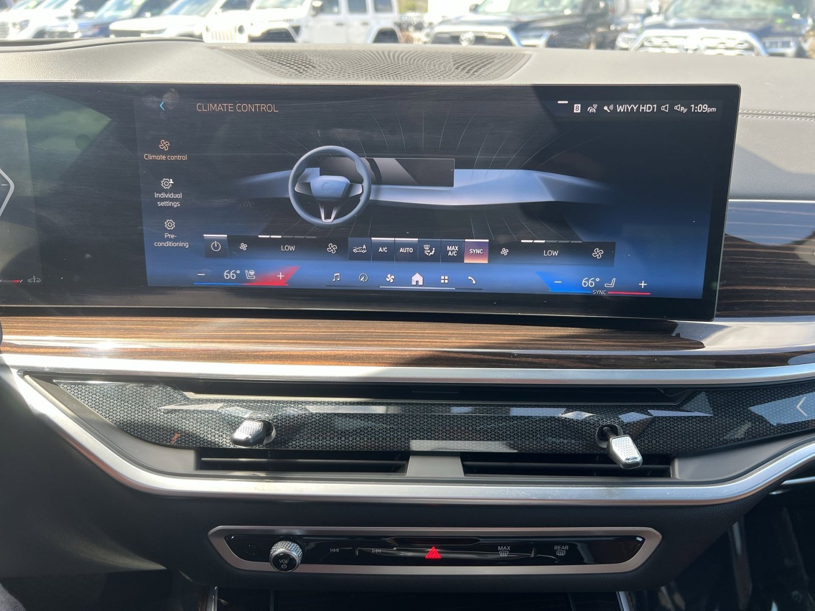 Used 2024 BMW X5 xDrive40i w/ Executive Package image 21