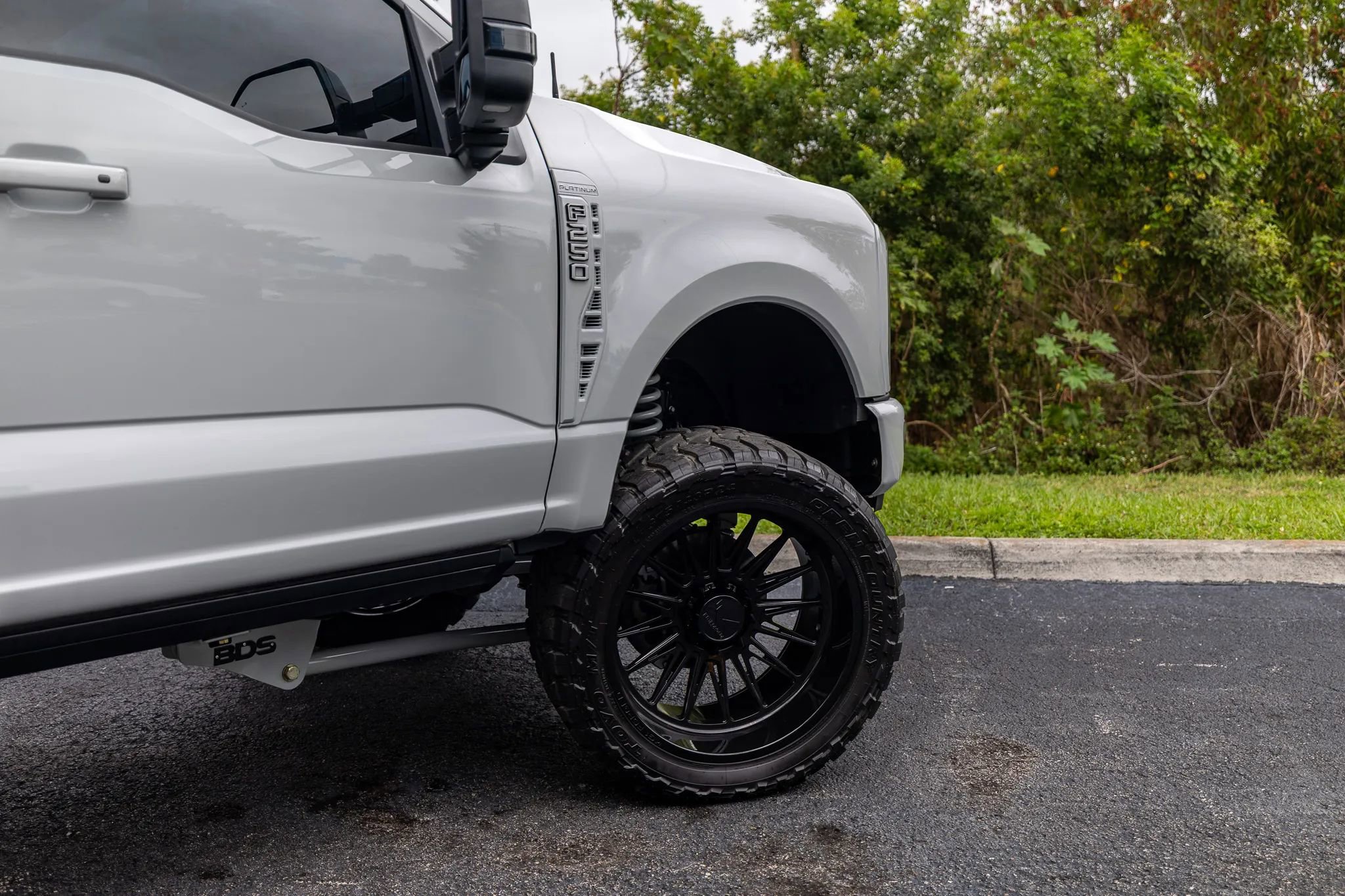 Used 2025 Ford F250 Platinum image 11