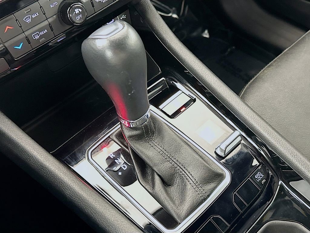 Used 2023 Jeep Compass Limited image 25