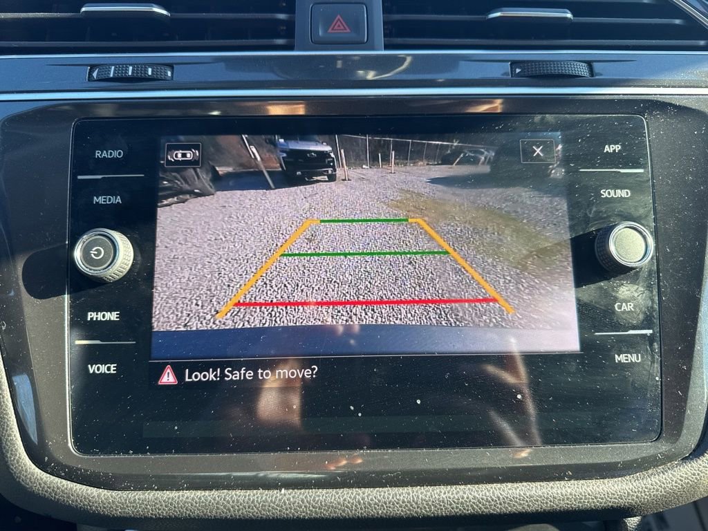 Used 2024 Volkswagen Tiguan SE image 23