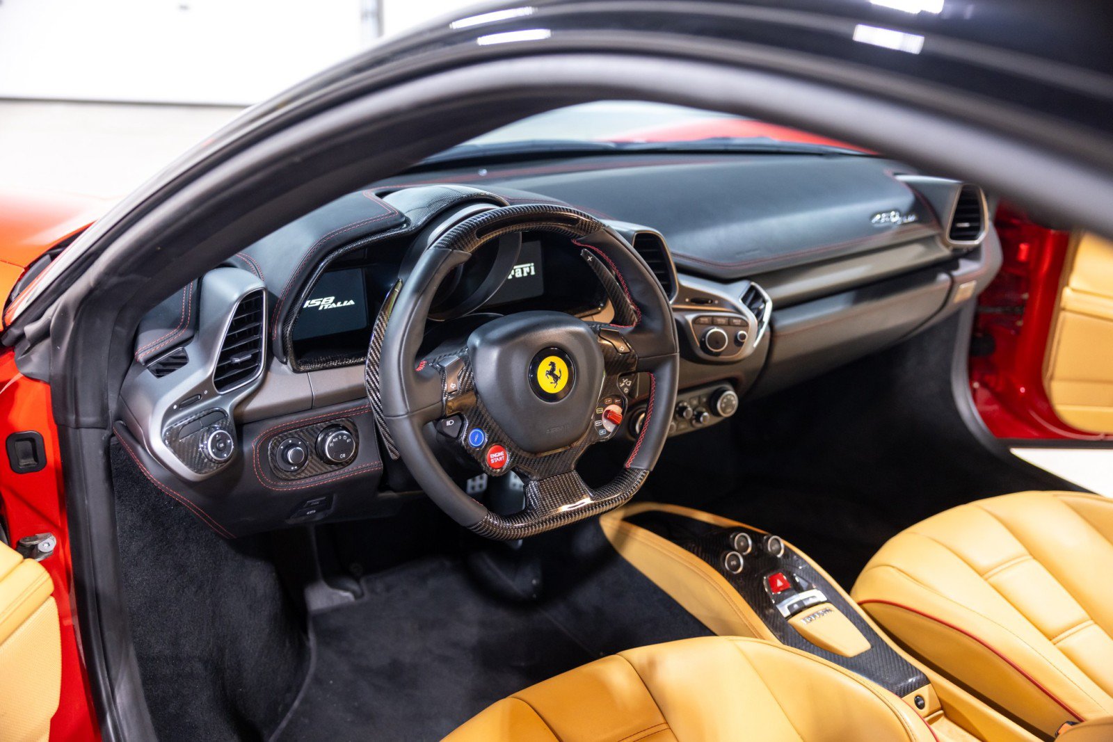 Used 2012 Ferrari 458 Italia Coupe RWD image 36
